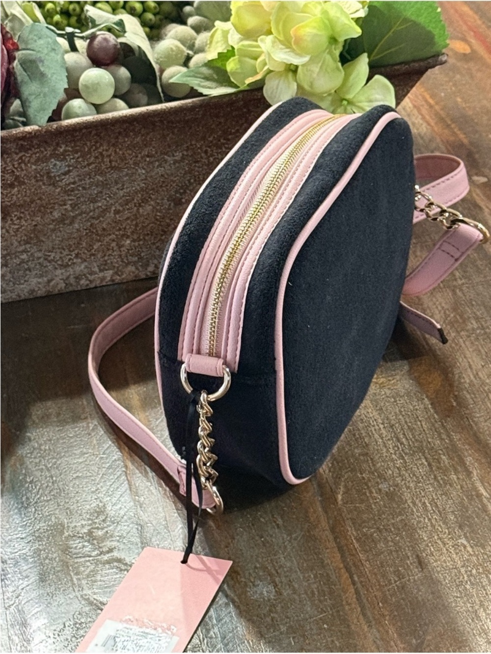 Juicy Couture Wingin’It Camera Crossbody Bag - Picture 4 of 9